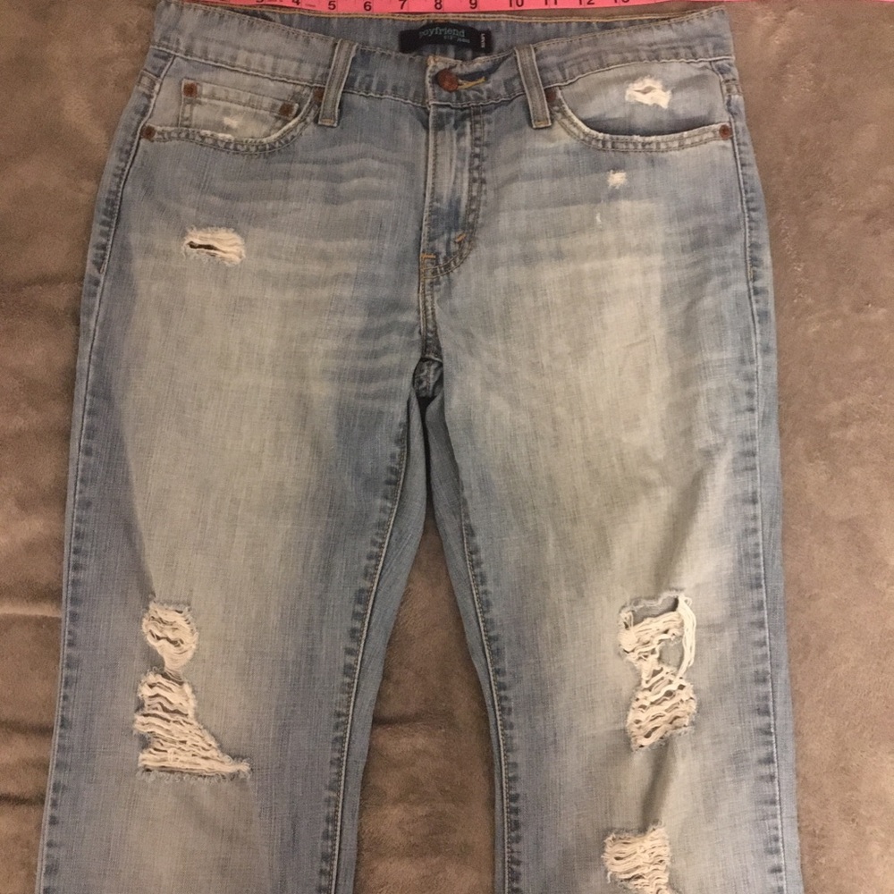 Levi’s 513 boyfriend jeans